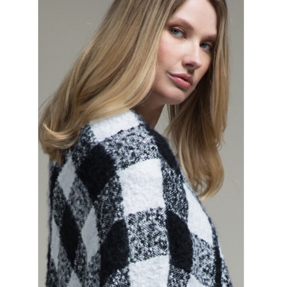 LAST 2 🔥 2 Tone Buffalo Plaid Long Fringe Poncho - Picture 3 of 7